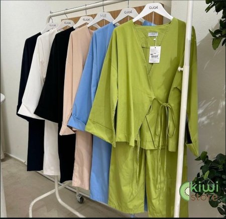 طقم صيفي مع ربطة جانبية